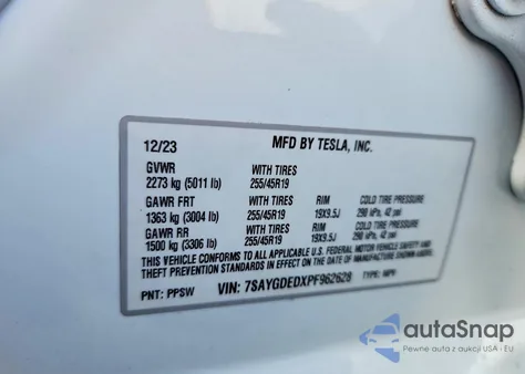 2023 Tesla Model Y z USA, uszkodzony, nr VIN 7SAYGDEDXPF962628